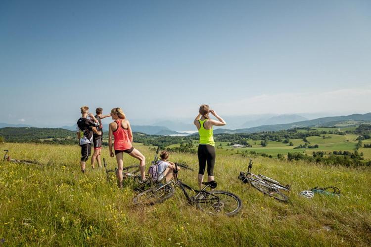 Ds Camping Hotel Grgar Kültér fotó